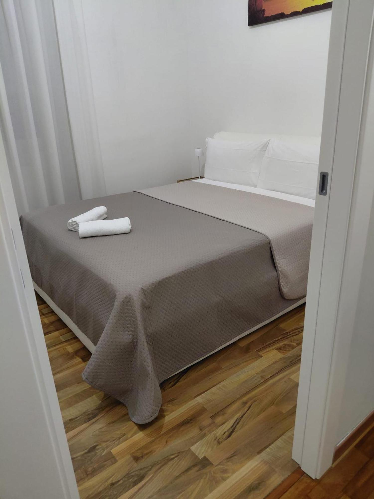 Colosseo Guest House Gil Rzym Zewnętrze zdjęcie